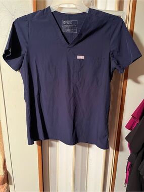 Figs Women's V-Neck Scrub Top in Navy